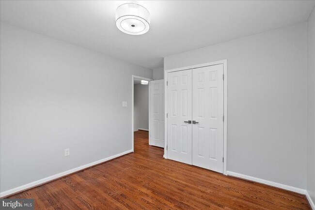 Building Photo - 7845 Brompton St