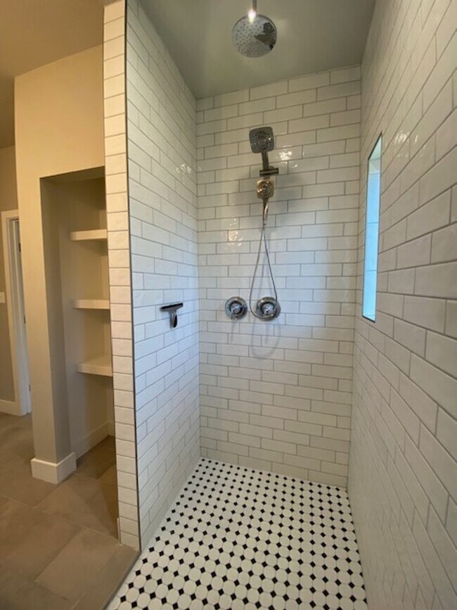 Building Photo - 3806 Negin Dr