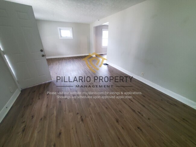 Building Photo - Spacious 3 Bedroom / 1 Bath Home Near Down...