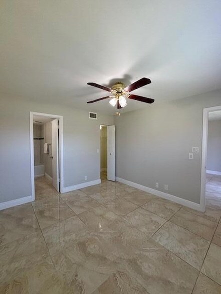 Building Photo - 21905 Lake Forest Cir