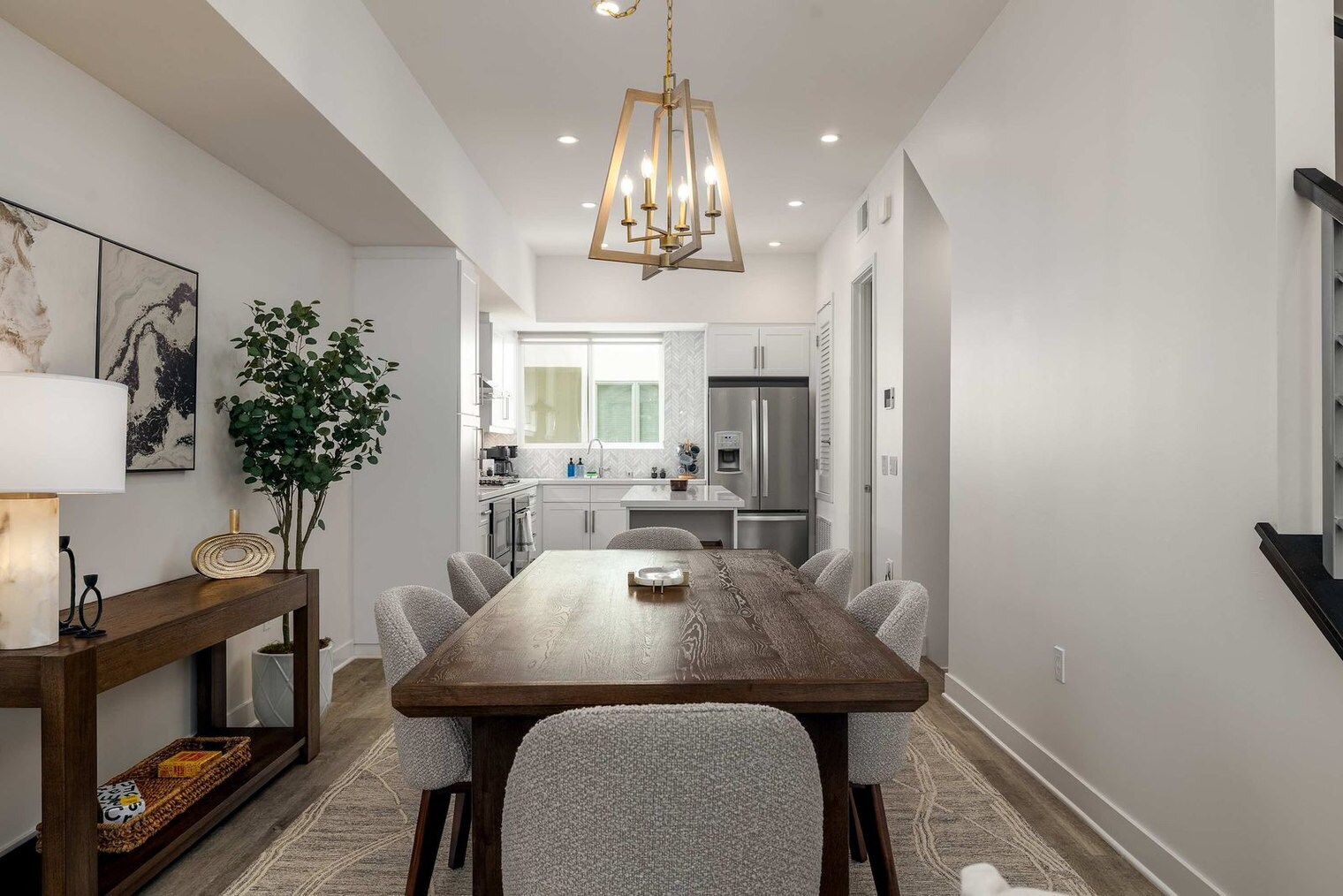 Building Photo - 551 Hawthorn St