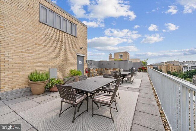 Building Photo - 1711 Massachusetts Ave NW
