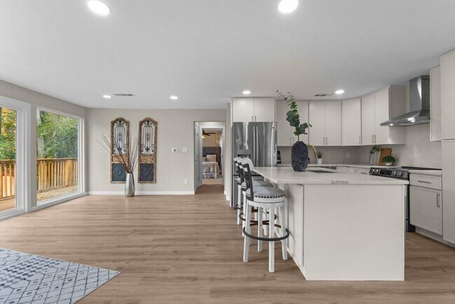 Building Photo - 2155 Hickory Trce