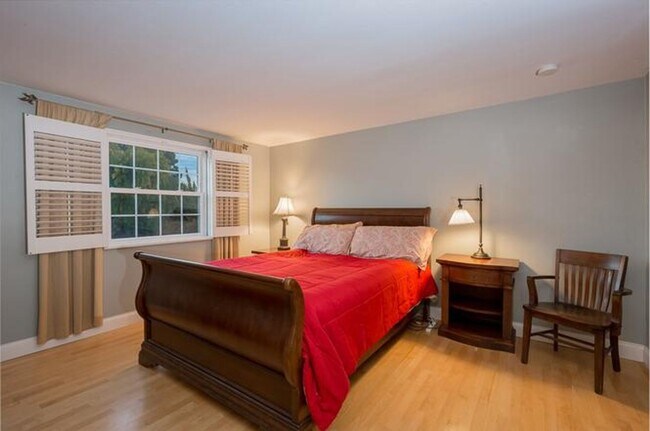 Building Photo - Upgraded 4 Bedroom, 2.5 Bath Single Family Home in University City