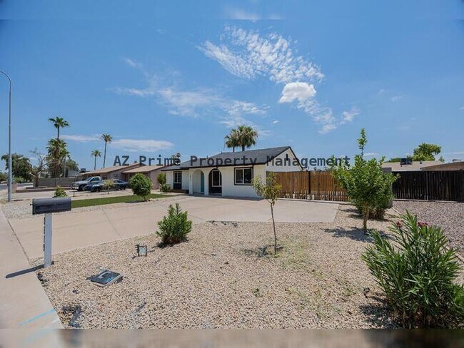 Building Photo - 2519 W Vineyard Rd