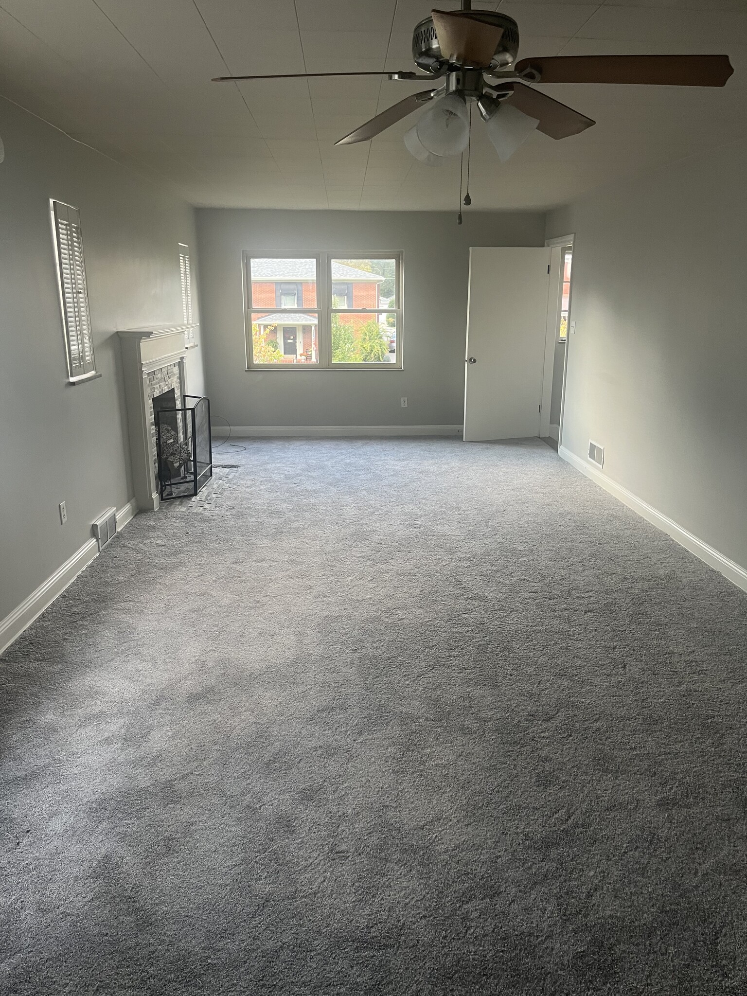 Another view of living/dining area - 635 13th Ave