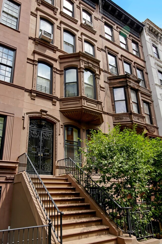 Building Photo - 19 E 93rd St