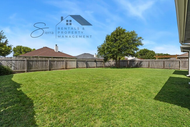 Building Photo - LIMITED-TIME MOVE-IN SPECIAL: Receive two weeks of free rent with an approved application and lea...