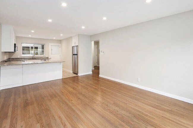 Building Photo - 1260 17th Ave