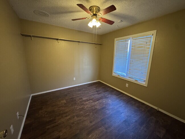 Building Photo - Spacious Home Located Within Few Blocks Of Schools & Close Access To Spur 327 & S. Loop 289!