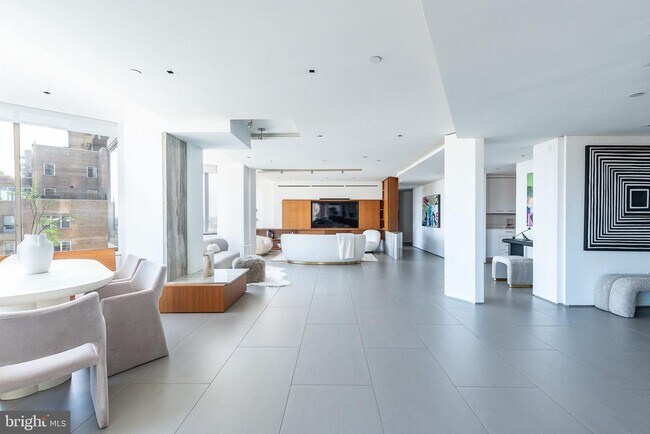 Building Photo - 210 W Rittenhouse Square