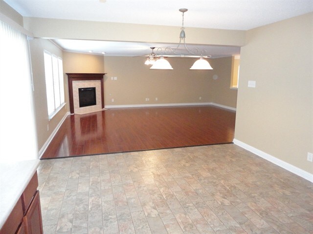 Building Photo - 10442 Juniper Breeze Dr