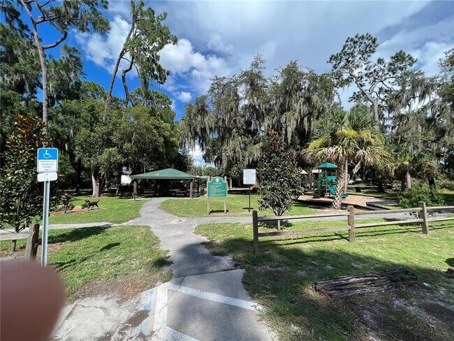 Building Photo - 1118 Estancia Wds Lp