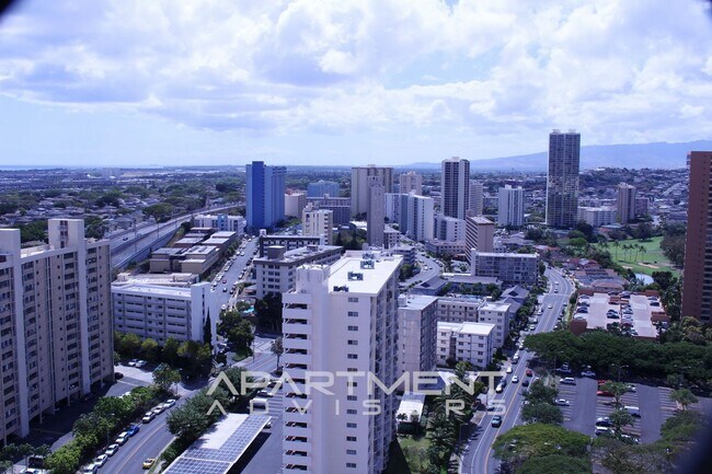 Building Photo - Five Regents Condominium