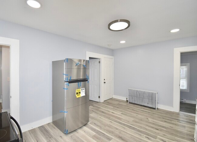 Building Photo - 30 Day St