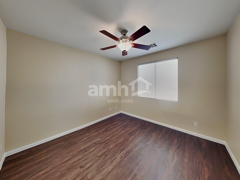 Building Photo - 903 Golden Poppy St