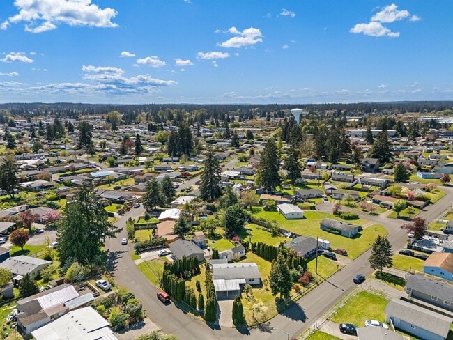 Building Photo - Renovated 3-Bed Rambler in Lakewood | Priv...