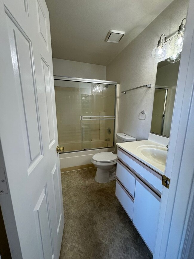 Building Photo - 1 bedroom 1 bath - Apartment Near Casinos with Attached Garage