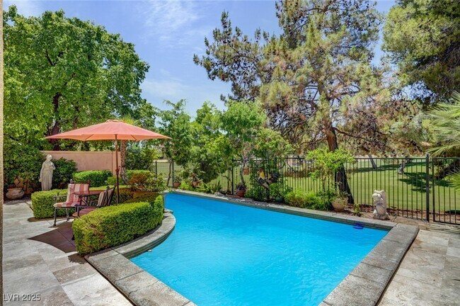 Building Photo - 9005 Opus Dr