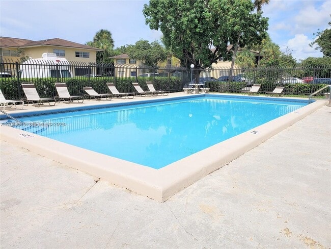 Building Photo - 15659 SW 73rd Cir Terrace