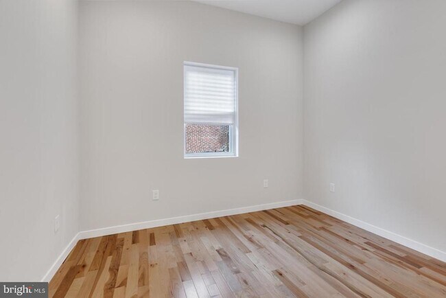 Building Photo - 2039 E Letterly St