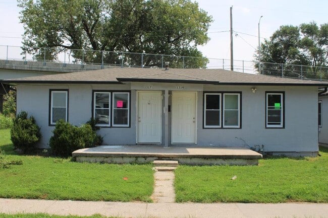 Primary Photo - 1317 S 29th St