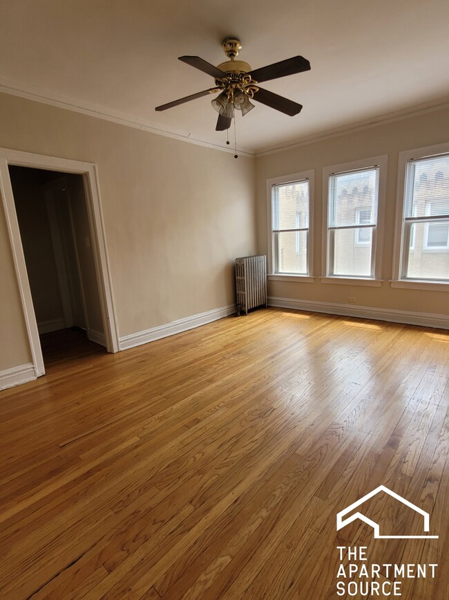 Primary Photo - 4931 N Whipple St