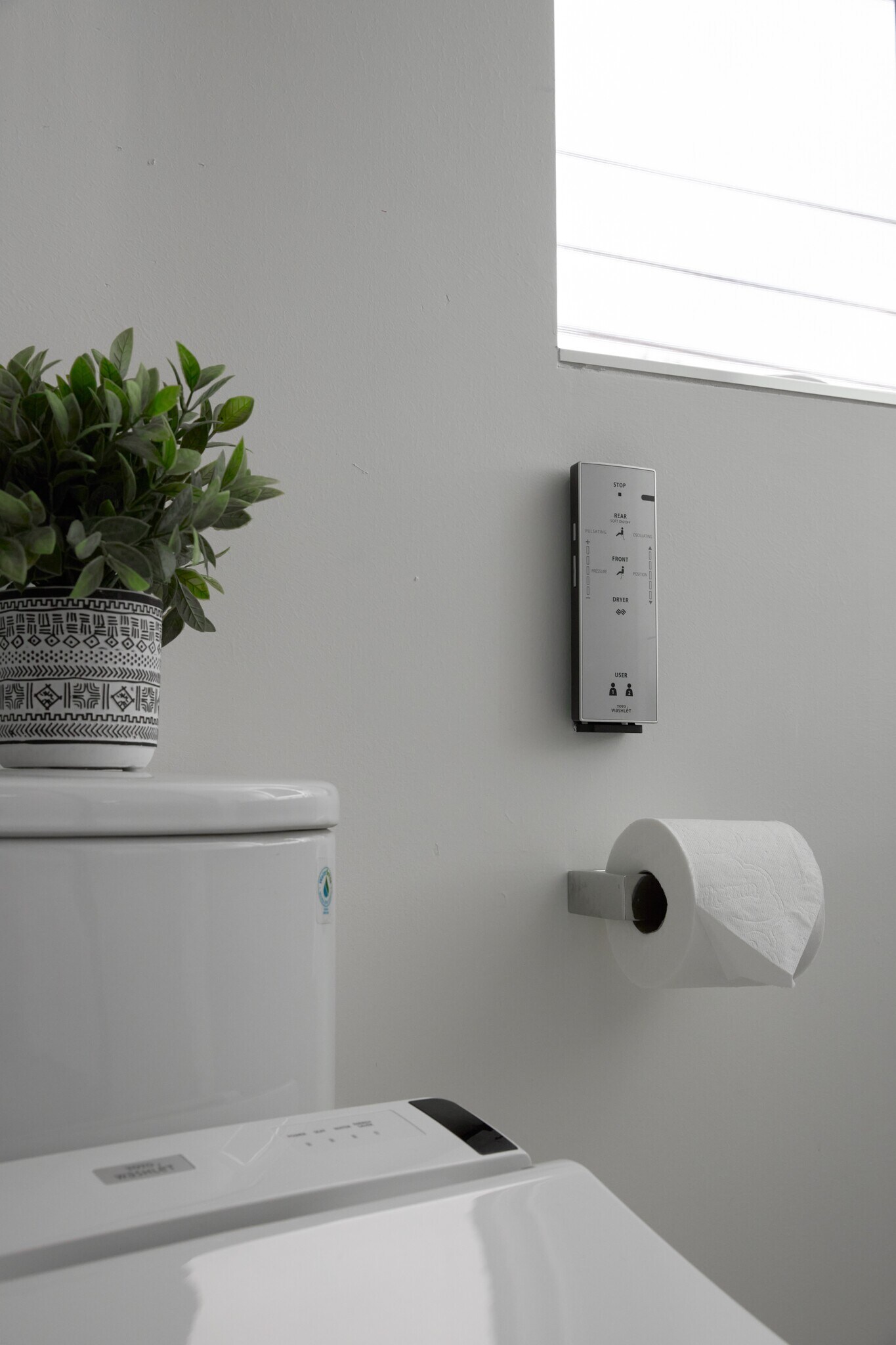 Building Photo - 2929 S La Brea Ave