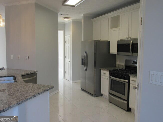 Building Photo - 305 Sunderland Cir