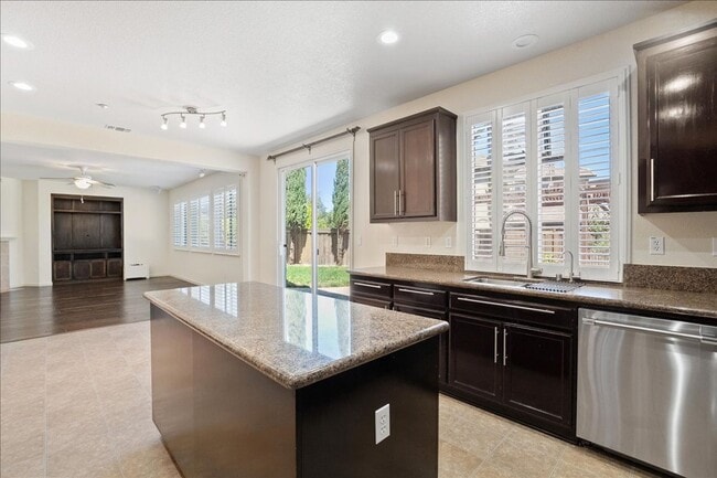 Building Photo - 957 Antiquity Dr