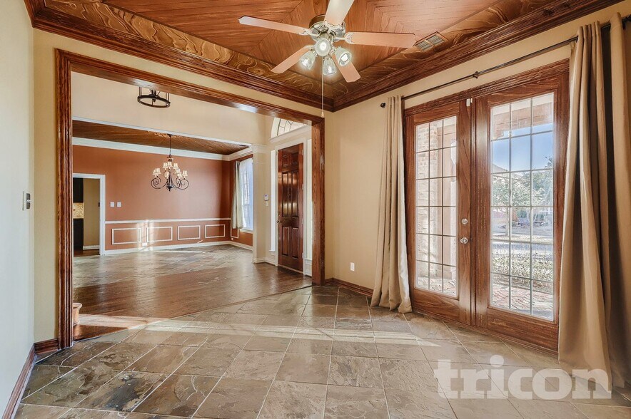 Building Photo - 2240 27th Ave Ct