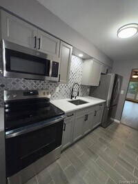 Building Photo - 1003 Parkview Dr