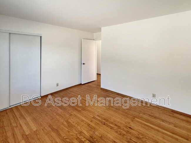 Building Photo - 2672 Doidge Ave