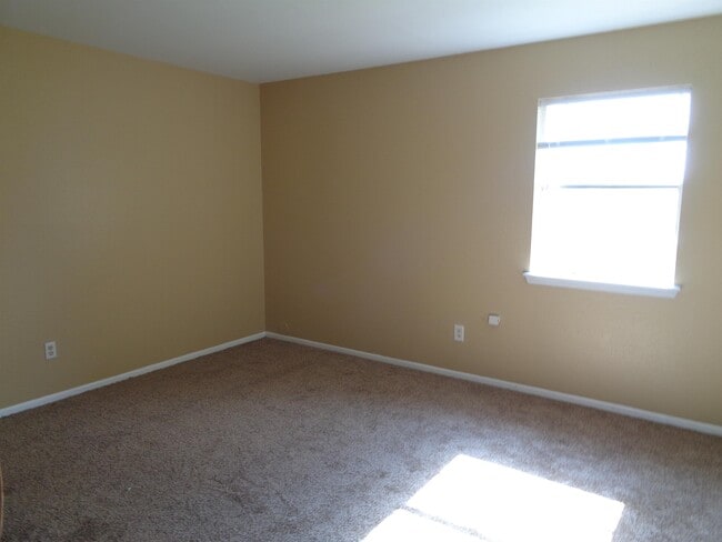 Building Photo - 300 Rice St