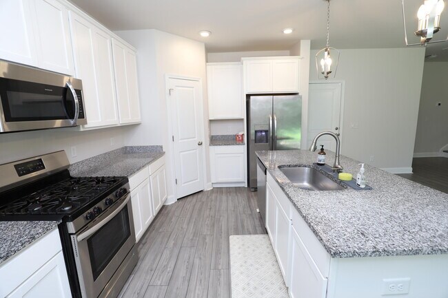Building Photo - 870 Curlew Cir