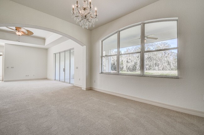 Building Photo - Beautiful 4/3/3 on a private 1 acre lot.