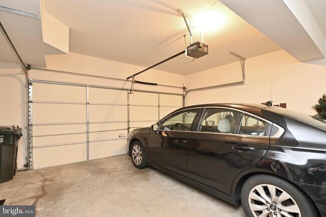 Building Photo - 8240 Gunston Commons Way