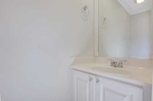 Building Photo - 3057 E Community Dr
