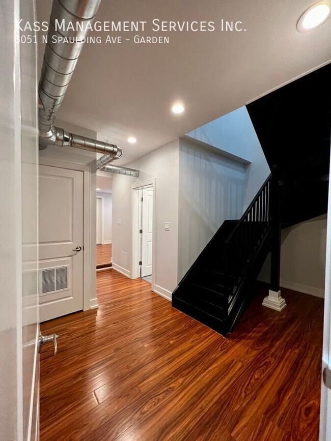 Building Photo - 3051 N Spaulding Ave