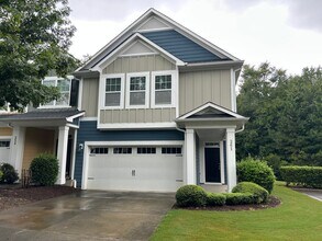 Building Photo - End Unit 3 Bed | 2.5 Bath Townhouse in Cha...