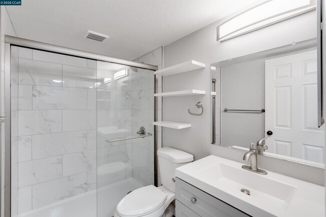 Building Photo - $500 off First Month's Rent for this updat...