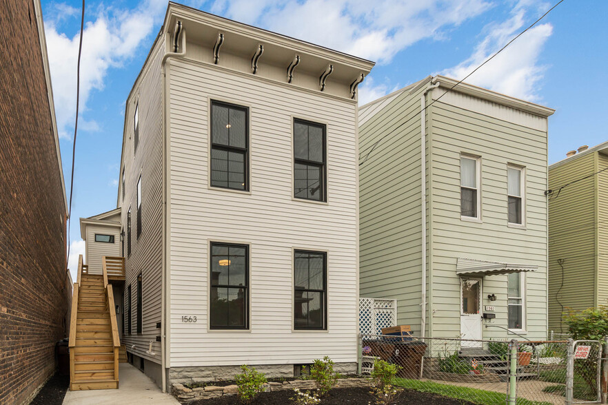 Primary Photo - 1563 Holman St