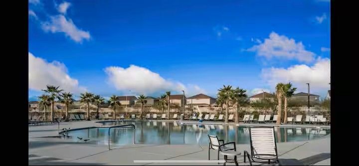 Building Photo - 8908 W Solano Dr