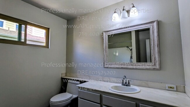 Building Photo - 5477 Twin Lakes Dr