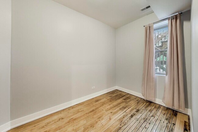 Building Photo - 3939 W Polk St