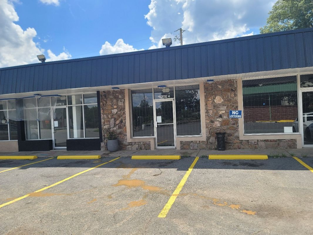 Building Photo - 8700 Colonel Glenn Rd