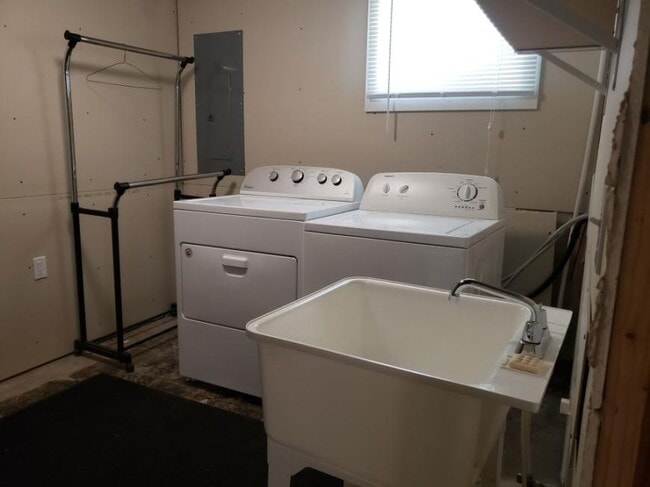 Building Photo - 3 bedroom in Billings MT 59102