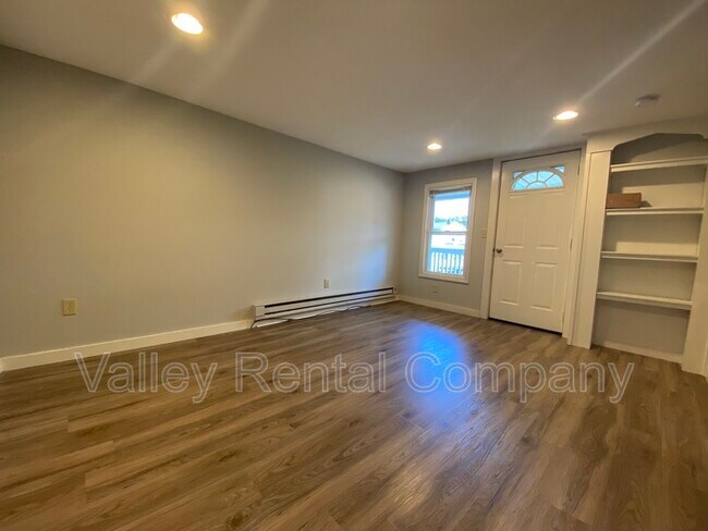 Building Photo - 66 Lyman St