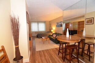 Building Photo - 130 Water St