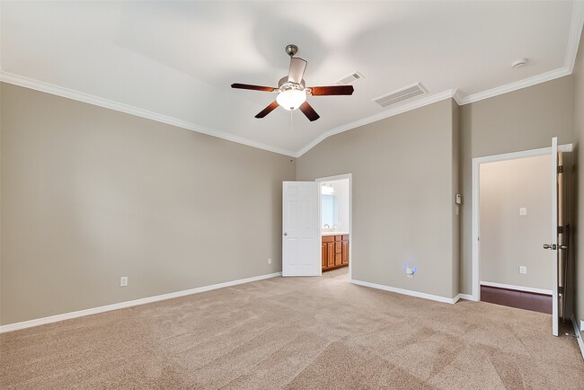 Building Photo - 3226 W Trail Dr